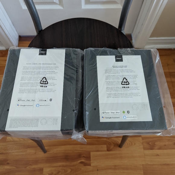 Bose Noise Canceling Headphones 700 - Picture 3 of 3